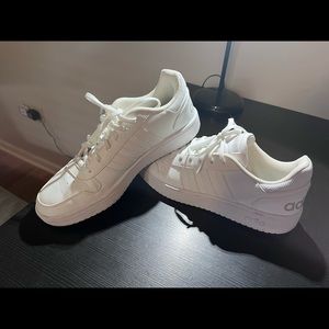 Adidas white sneaker size 9